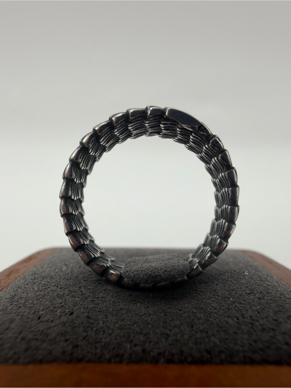 Textured Armor Band Ring - Picture 4 of 7